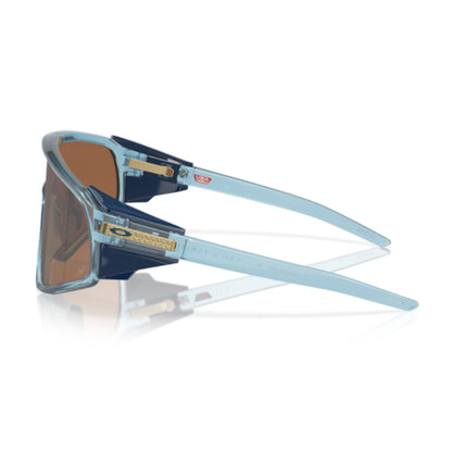 Oakley Latch Pane