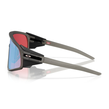 Oakley Latch Pane