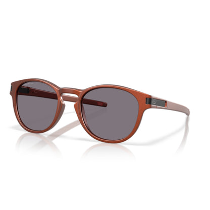 Oakley | Latch