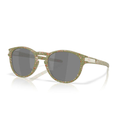 Oakley | Latch
