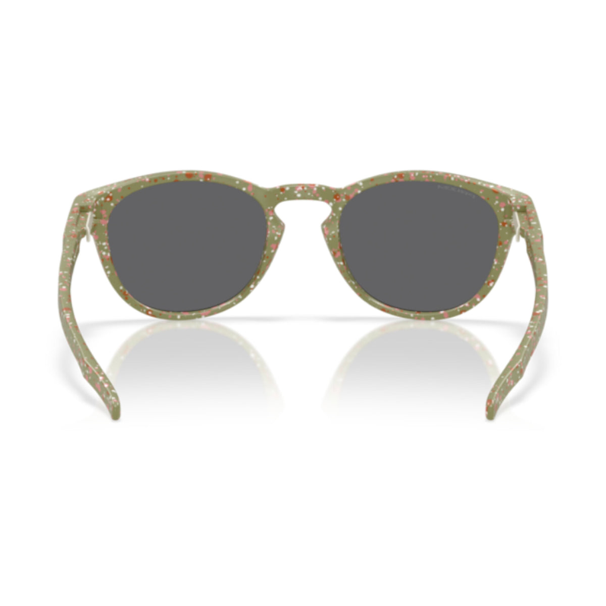 Oakley | Latch