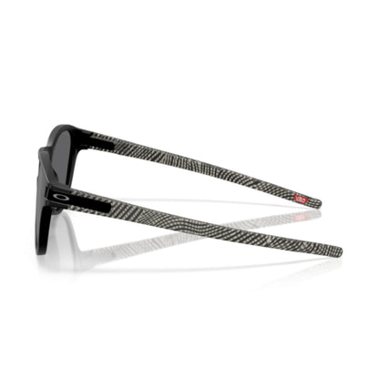 Oakley | Latch