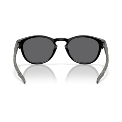 Oakley | Latch