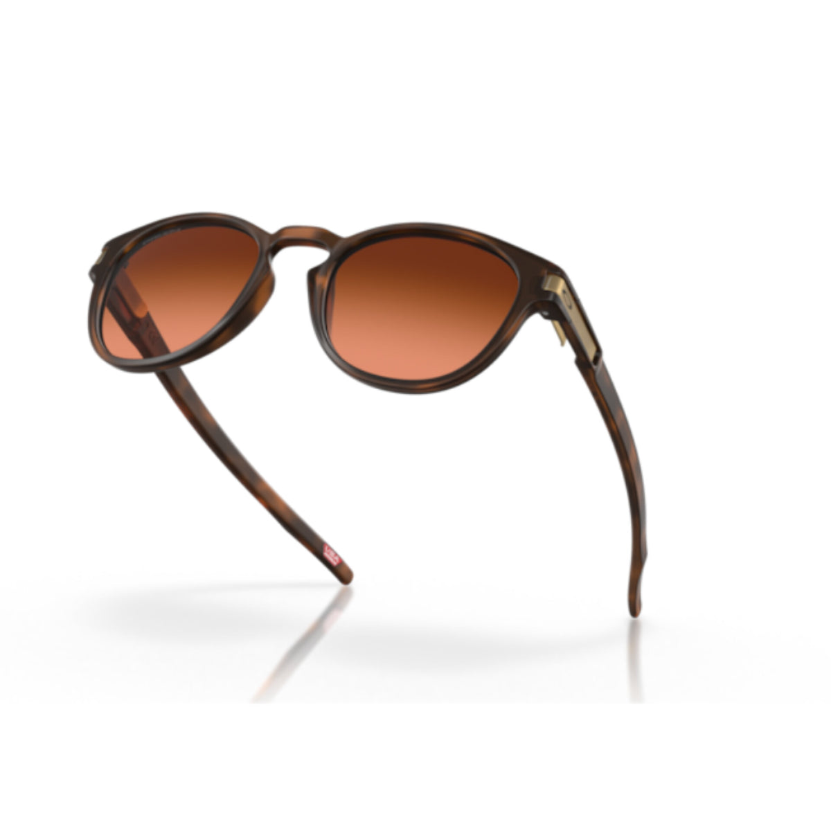 Oakley | Latch