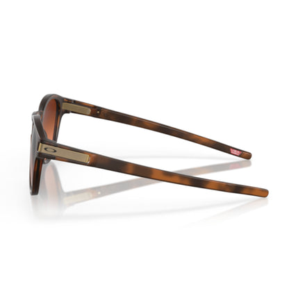 Oakley | Latch