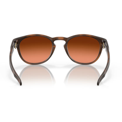 Oakley | Latch